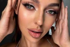 Modelka-w-makijazu-okolicznosciowym-kurs-makijazu